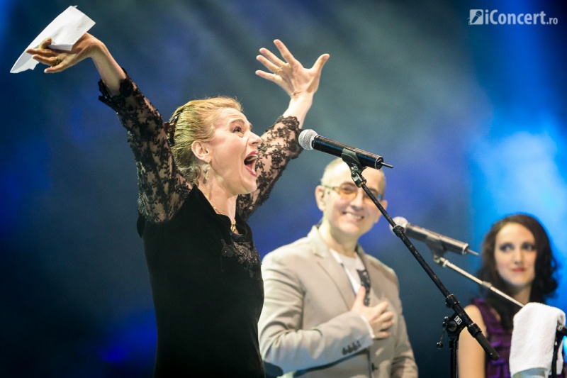 Maia Morgenstern bucuroasă să fie invitata trupei "Holograf" - Foto: Daniel Robert Dinu / iConcert.ro