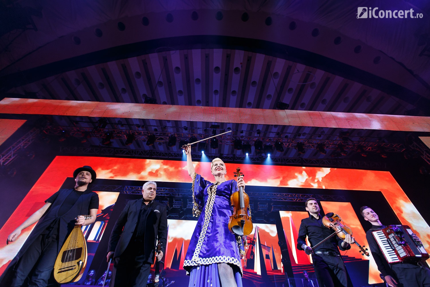 Loredana şi trupa Agurida în concert la Sala Palatului - Foto: Daniel Robert Dinu / iConcert.ro